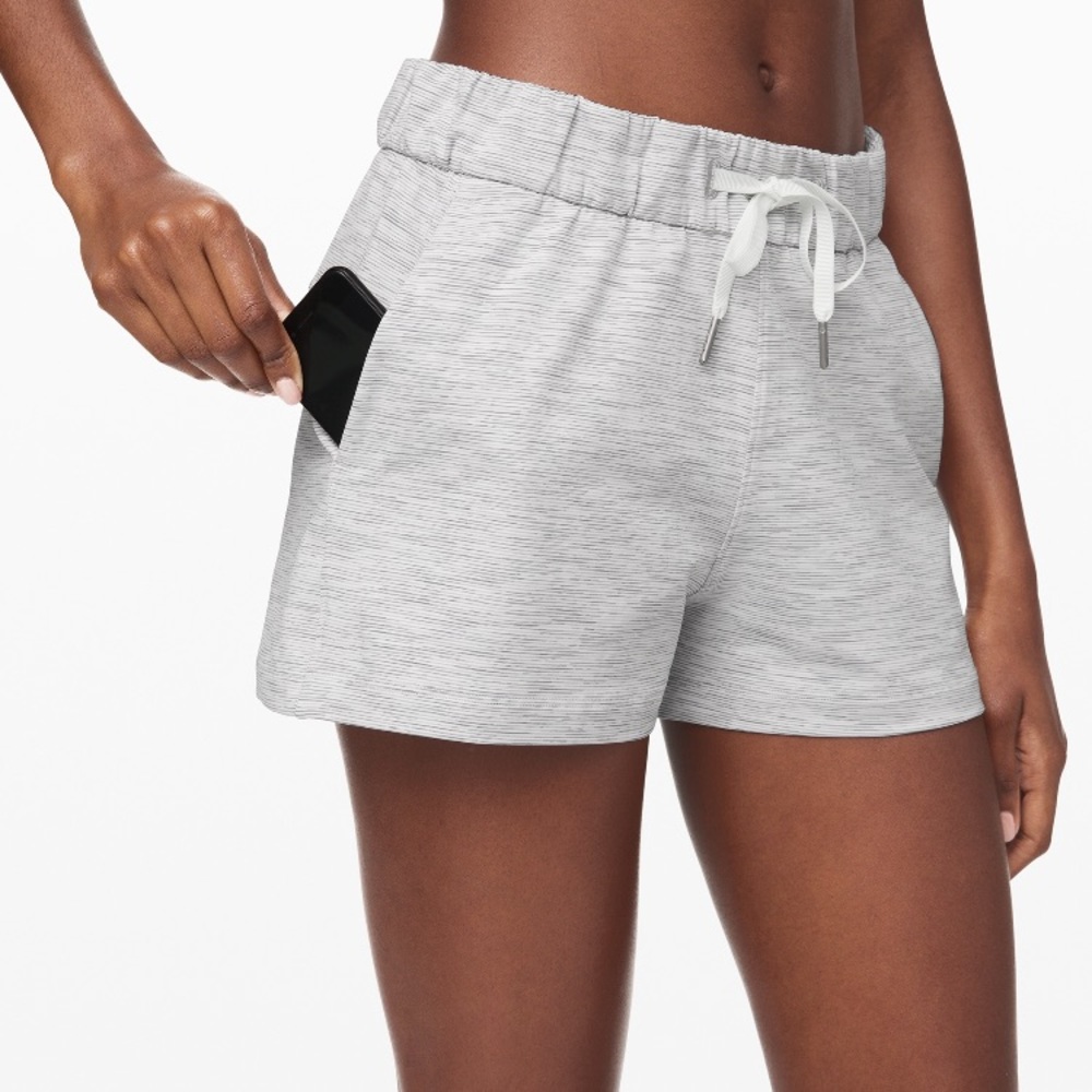 Like new! lululemon On the Fly shorts